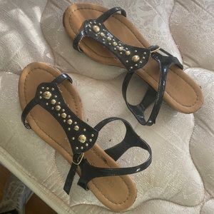 Sandals with a little heel